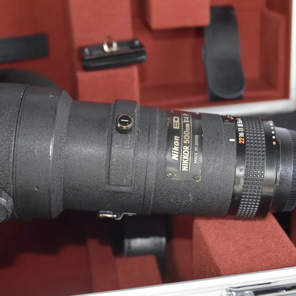 Nikon ED 1:4 P 500 mm telephoto lens mint condition barely used.